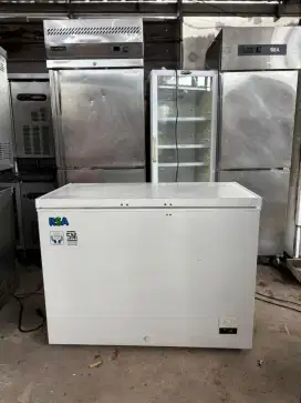 Freezer box 
Merk RSA 
Kapasitas 310 liter
Normal ORI