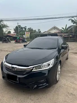 Accord VTiL 2016 matic bensin istimewa