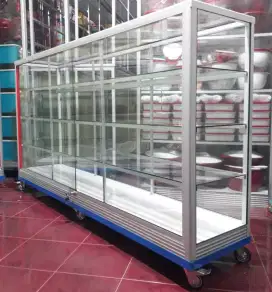 Etalase Pakai Roda Panjang 2M Buat Display Barang