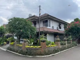 Dijual Rumah Town House di Hook dalam Komplek Pejaten Barat Indah.