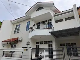 Rumah luas di jakal km 6 dekat ugm