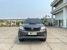 Fortuner VNT 2.5 G TRD MANUAL 2015 DIESEL