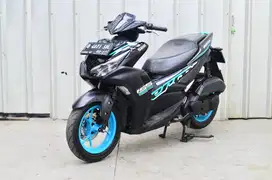 AEROX 2022 CONNCECTED BLACK CYAN