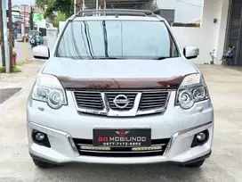 Nissan XTrail 2.5 Urban Selection Automatic Th 2012