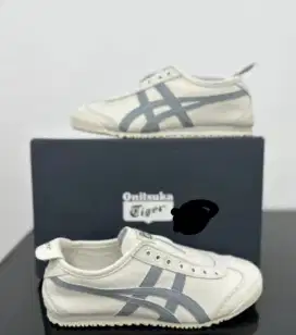 Sepatu sneaker wanita