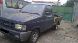 Isuzu Panther Pickup 2011