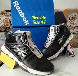 Sepatu Basket Reebok Hexride Vintage keren