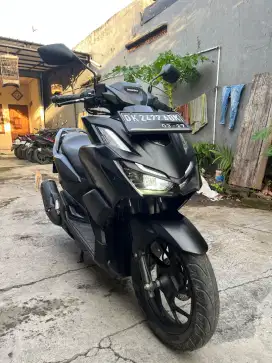 Jual santai Honda Vario 160 CBS hitam doff tahun 2022