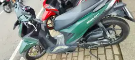 Beat deluxe th 2023 hijau km low tgn 1 TT kredit