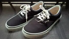 Sepatu Sneakers VANS Era Black White Size 38 Like New