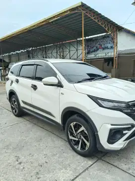 Toyota Rush gr sport matic tahun 2022