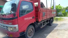 Toyota Truk Dyna ET 2003 Merah