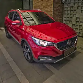 MG ZS 2020 tipe tertinggi SUNROOF warna scarlet RED