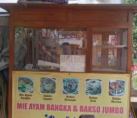 Di jual gerobak mie ayam kayu