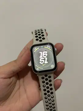 Apple Watch Series 5 Size 44 Warna Silver