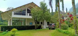 1085. Dijual Villa di Trawas, Jl Keramat Mojokerto