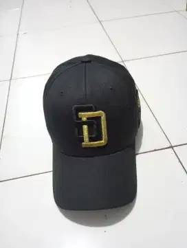 Topi lengkung keren