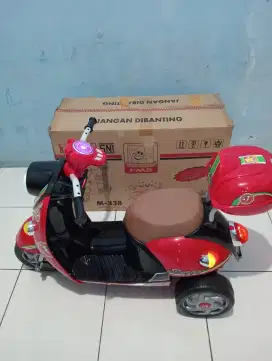 Motor²an anak pakai aki charger