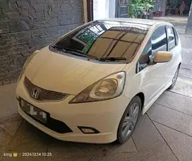 Honda Jazz RS matic 2009 km 90 ribu