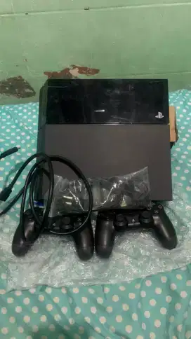 PS 4 FAT 1TB Free 2 Stick Ori