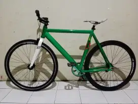 Sepeda Fixsi United soloist 77 Alloy