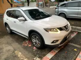 Nissan Xtrail 2.5 Xtremer AT Putih