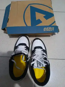 Sepatu aero street hoops low series hitam putih | baru dipake dua kali