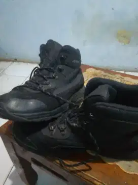 Sepatu rei second