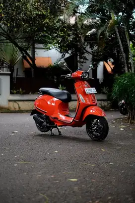 Dijual Vespa Sprint 150 iGet Facelift Rare Colour