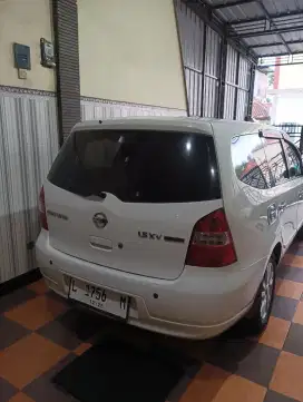 Grand livina XV 2011 putih