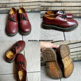 Sepatu dokmart docmart