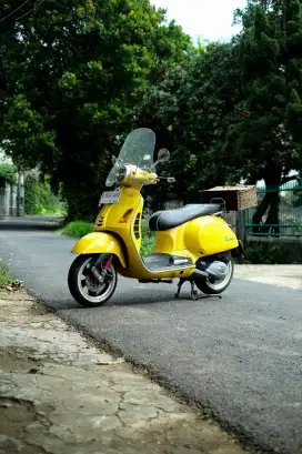 PIAGGIO VESPA MATIC GTS 150 4V TERMURAH BERGARANSI ( BISA KREDIT )