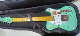 Gitar listrik, efek gitar, ampli (Jual gitar + aksesoris gitar)