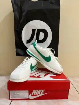 Sepatu NIKE Cortez