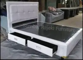 DIVAN/TEMPAT TIDUR LACI