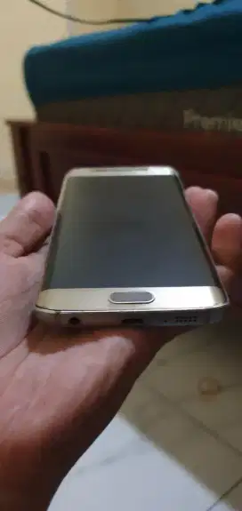 SAMSUNG S6 EDGE LAYAR LENGKUNG