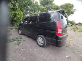 Nissan Serena 2005 Bensin