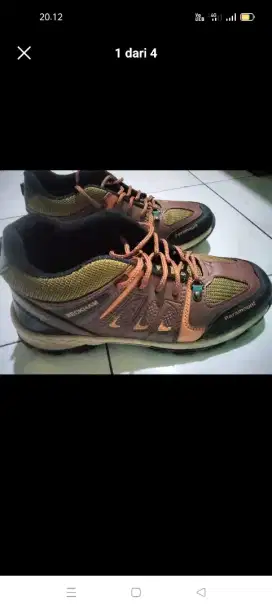 Sepatu outdoor size 42