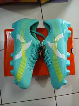 Sepatu bola Ortuseight Horizon size 39 (25.2 cm) new