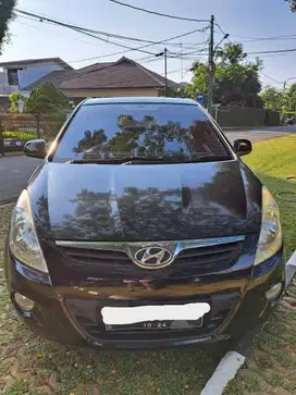 HYUNDAI i-20 2010, Bensin, Hitam, Sunroof, Ganjil