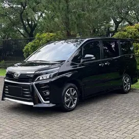 Toyota Voxy 2.0 AT 2021