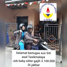 Loker art babysitter