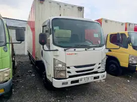 Isuzu NMR Long 6 Roda Box