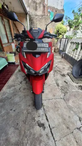 Honda vario 160 cbs red