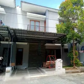 Rumah second bagus 2 lantai selatan solobaru