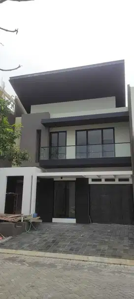 RUMAH BARU MEWAH SIAP HUNI WOODLAND CITRALAND SURABAYA BARAT