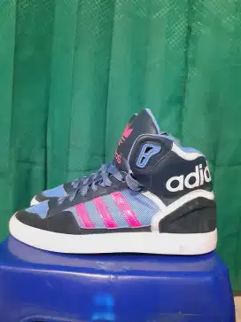 Sepatu Adidas extabal