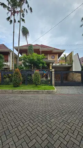 Dijual Rumah Premium di Pusat Kota Selangkah dari Ijen Boulevard