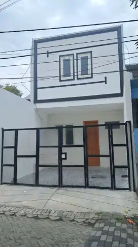 Split Level 5 Kamar ‼️Rumah Baru Gress Semolowaru Selatan