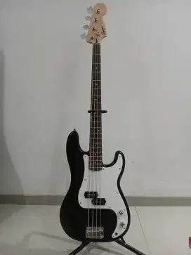 Bass squier precision